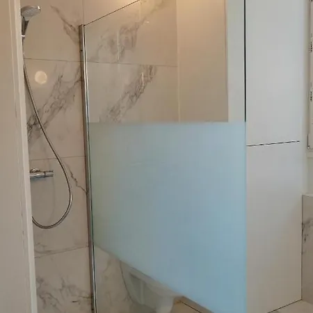 Large 800m From The 90 Square Meters Appartement *