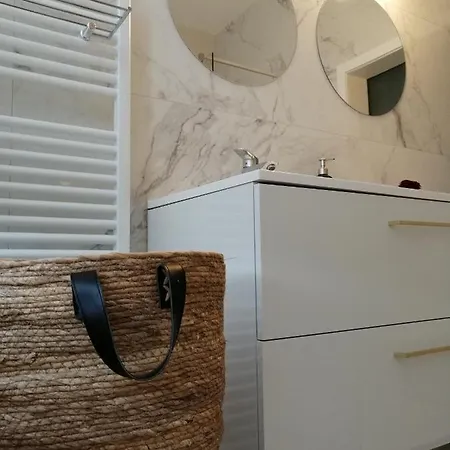 Appartement Large 800m From The 90 Square Meters *