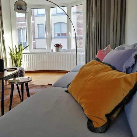 Large 800m From The 90 Square Meters Appartement